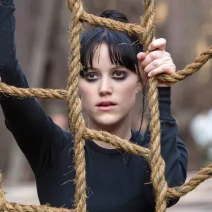 Maika Monroe in The Fifth Wave