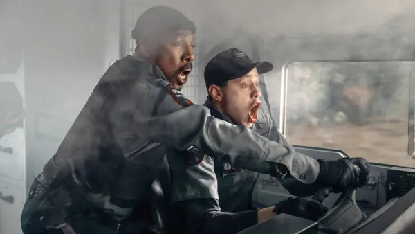 Eddie Murphy and Pete Davidson in The Pickup