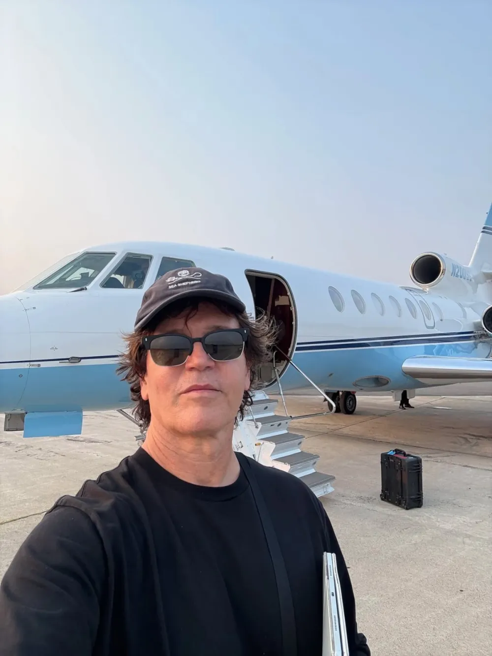 Third Eye Blind s Stephan Jenkins Praises Machine Gun Kelly After He Samples Semi Charmed Life