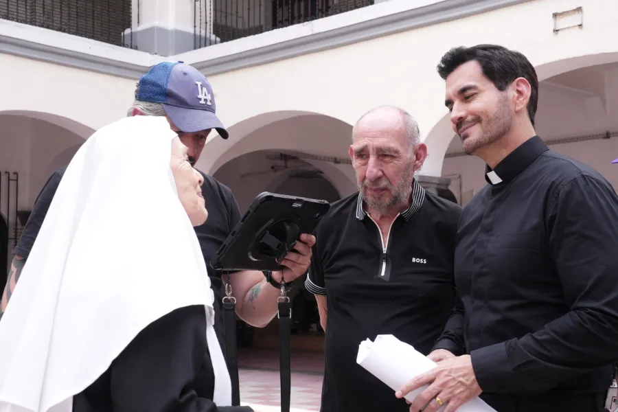 David Zepeda es el padre “Salvador Villaseñor” en 'Los Hilos del Pasado'.