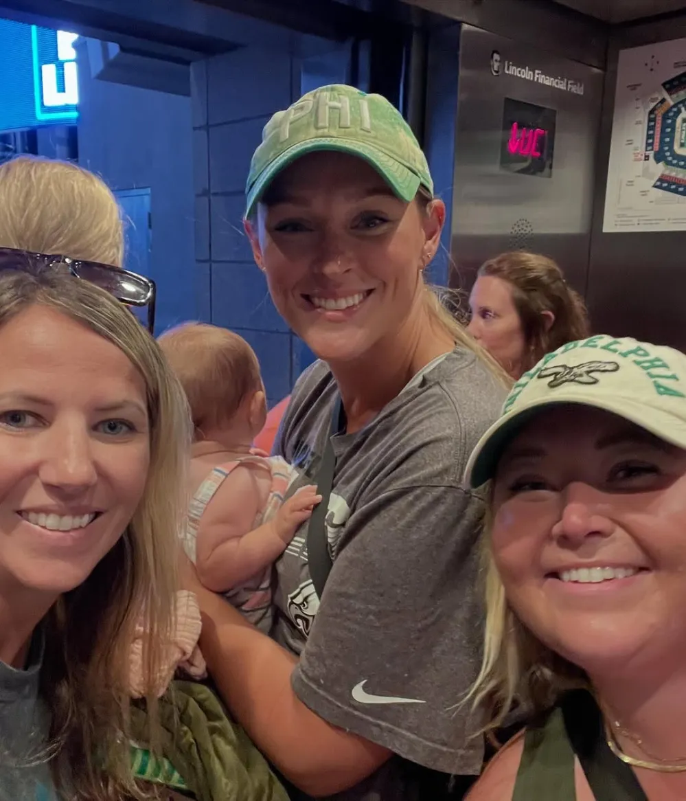 Kylie Kelce Attends Eagles Opener With 5 Month Old Daughter Finn
