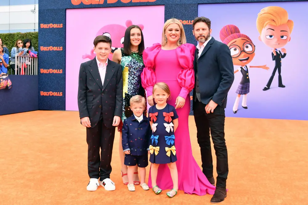 Reba McEntire Details How Kelly Clarksons Kids Are Coping After Dads Death