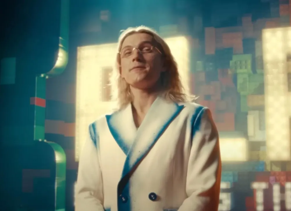 Tom Holland Looks Unrecognizable Curly Blonde Hair and Smile Transformation