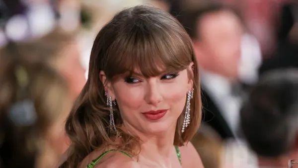 A Complete History of Taylor Swift Sneaking Into Venues GettyImages-1908163880