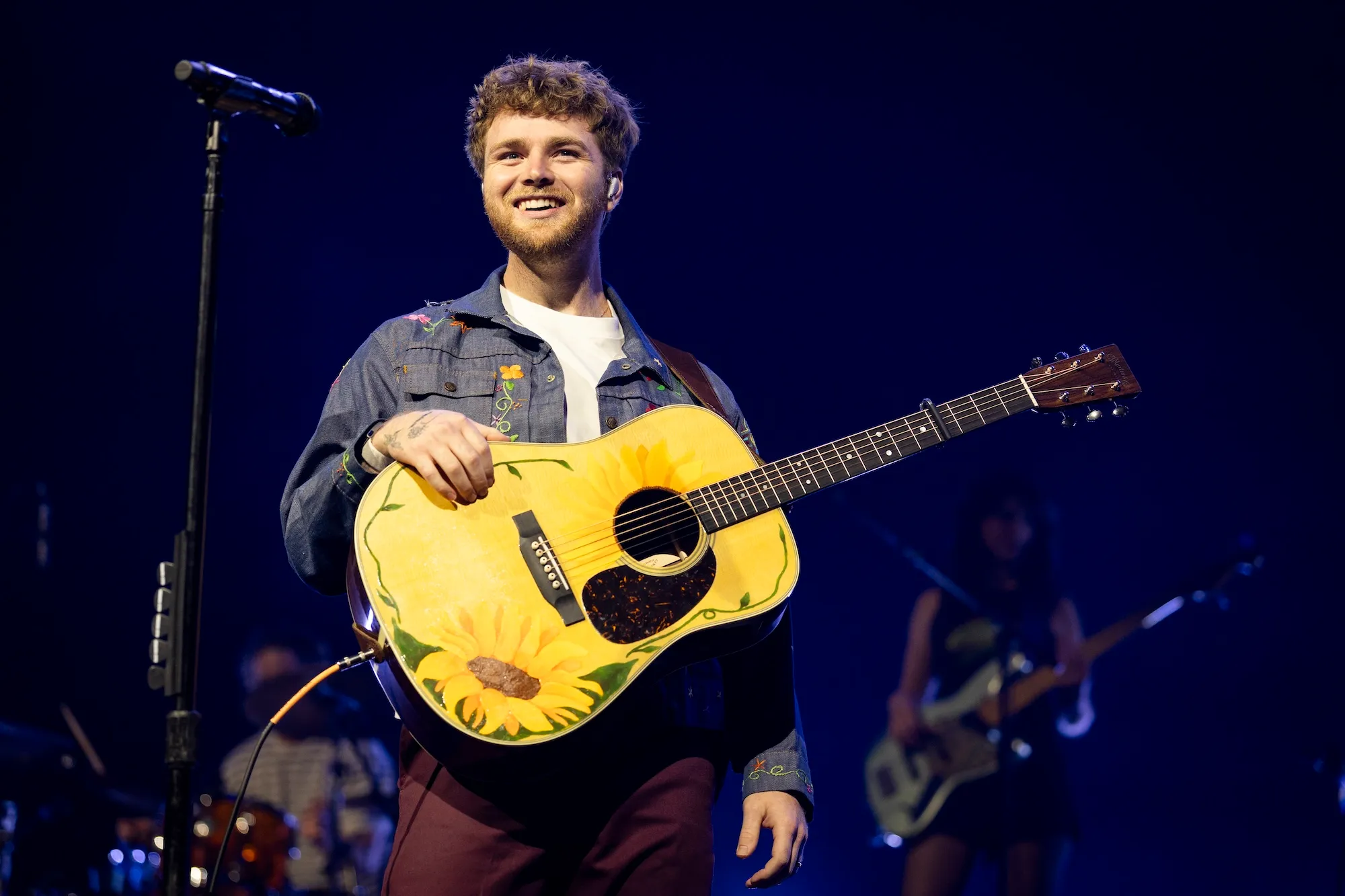 Alex Warren Wasnt Initially Obsessed With His Hit Song Ordinary GettyImages-2232534606