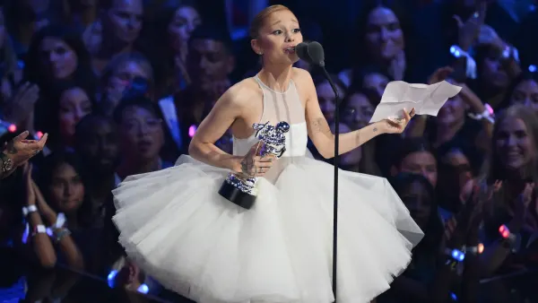 Ariana-Grande-GettyImages-223369939