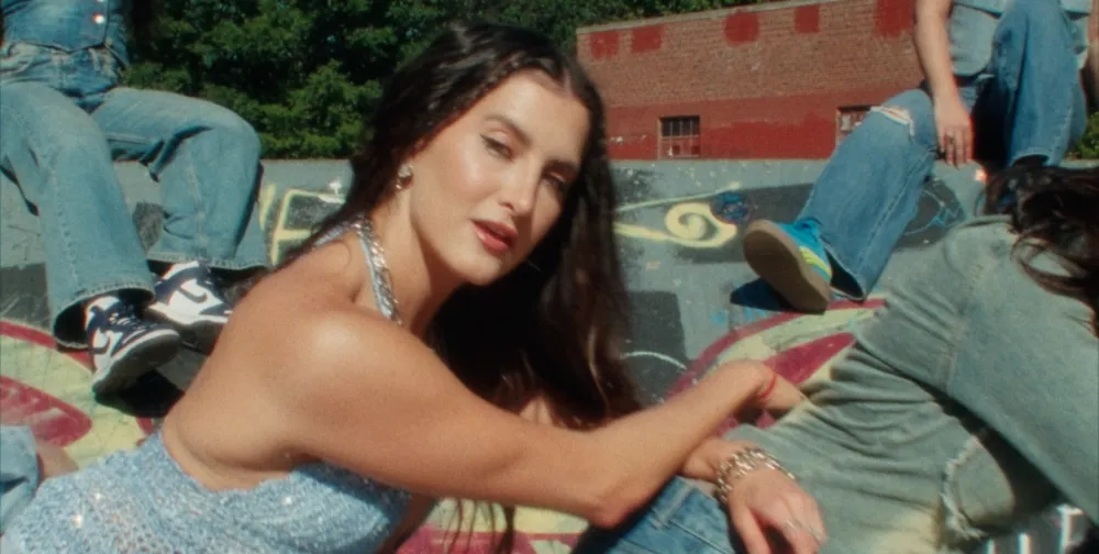 Camila en el video del nuevo tema