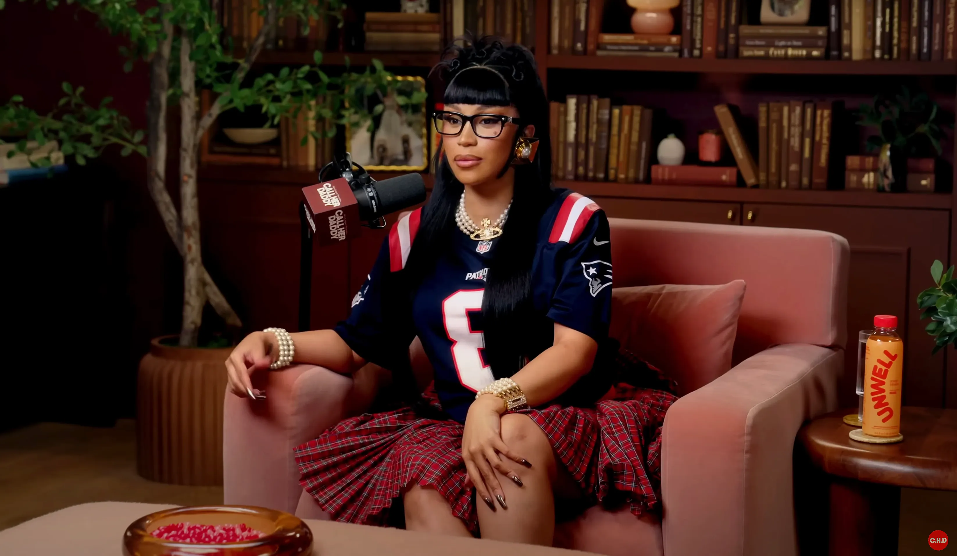 Cardi B Denies Getting Plastic Surgery Because She s Insecure