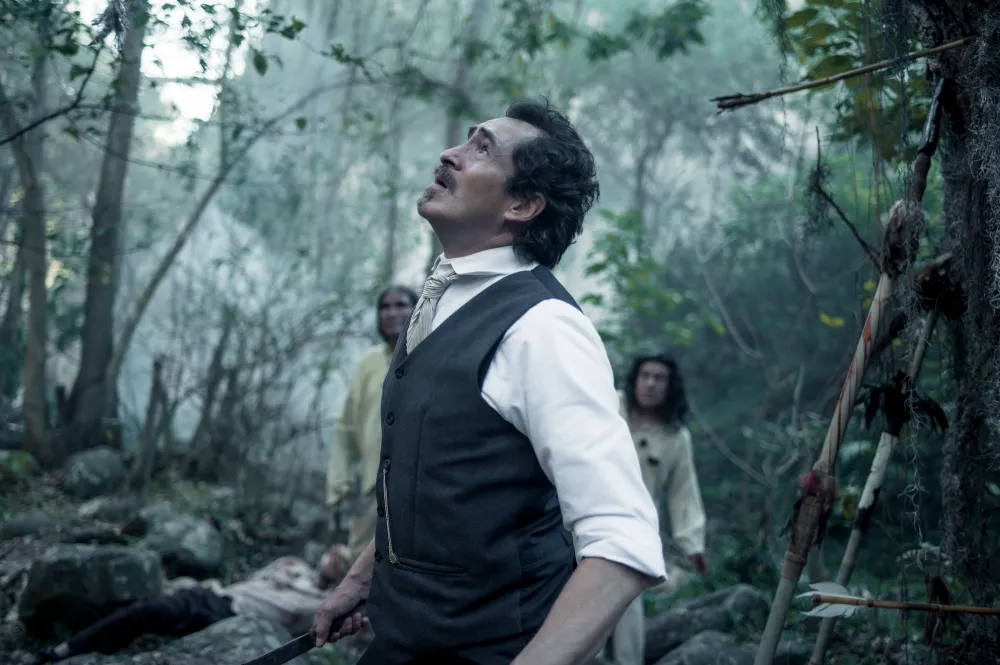 Demi&aacute;n Bichir es Nolasco Black en El Dentista, la serie de ViX