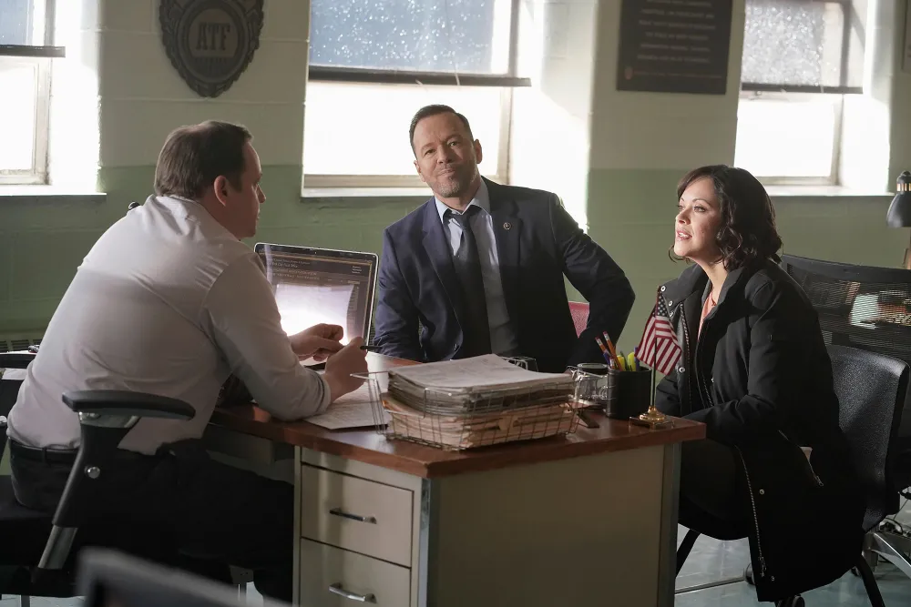 Donnie Wahlberg Marisa Ramirez BLUE BLOODS 9