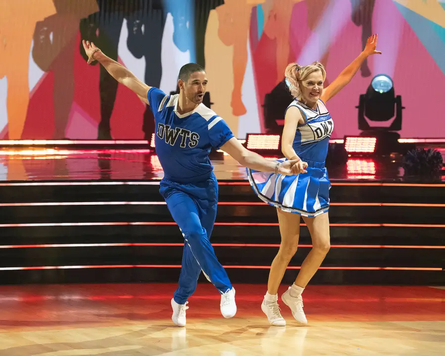 Elaine Hendrix and Alan Bersten Dancing With the Stars One Hit Wonder