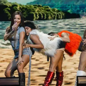 Emilia en Premios Juventud 2025 en Panamá