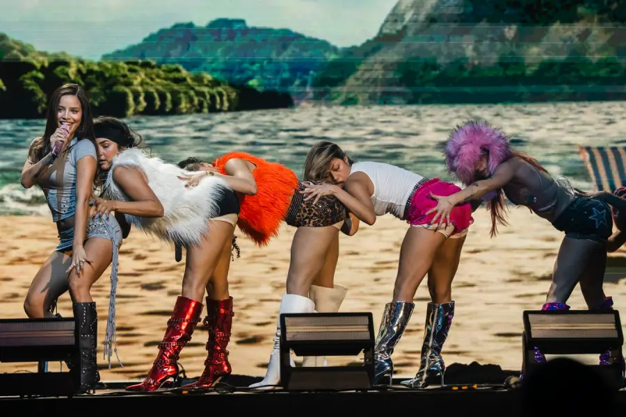 Emilia en Premios Juventud 2025 en Panamá