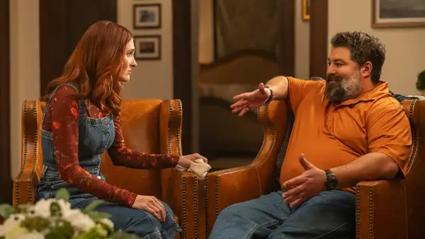 English Teacher s Stephanie Koenig Says Gwen and Markie s Story Will Get Juicier in Season 2 ET_204_01589r