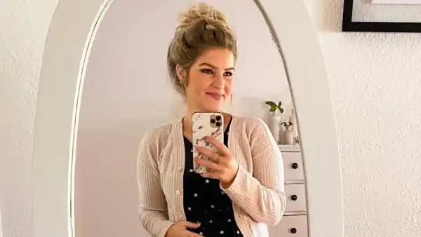 Erin-Bates-IG_243767140_164153825902539_4536989221692633662_n