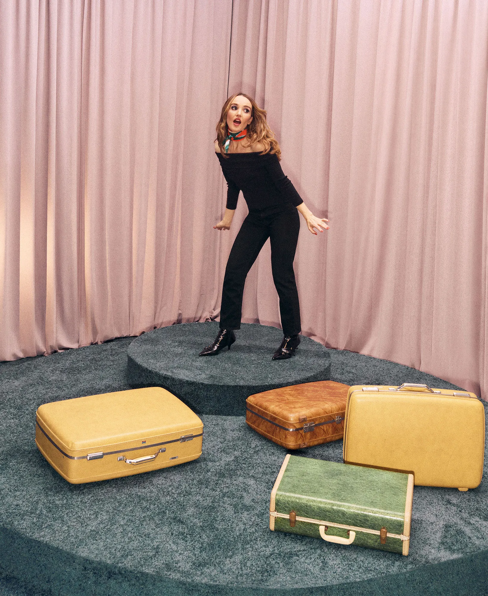 Feature Saturday Night Live Chloe Fineman Creates the MOTHER of Retro Collections 2