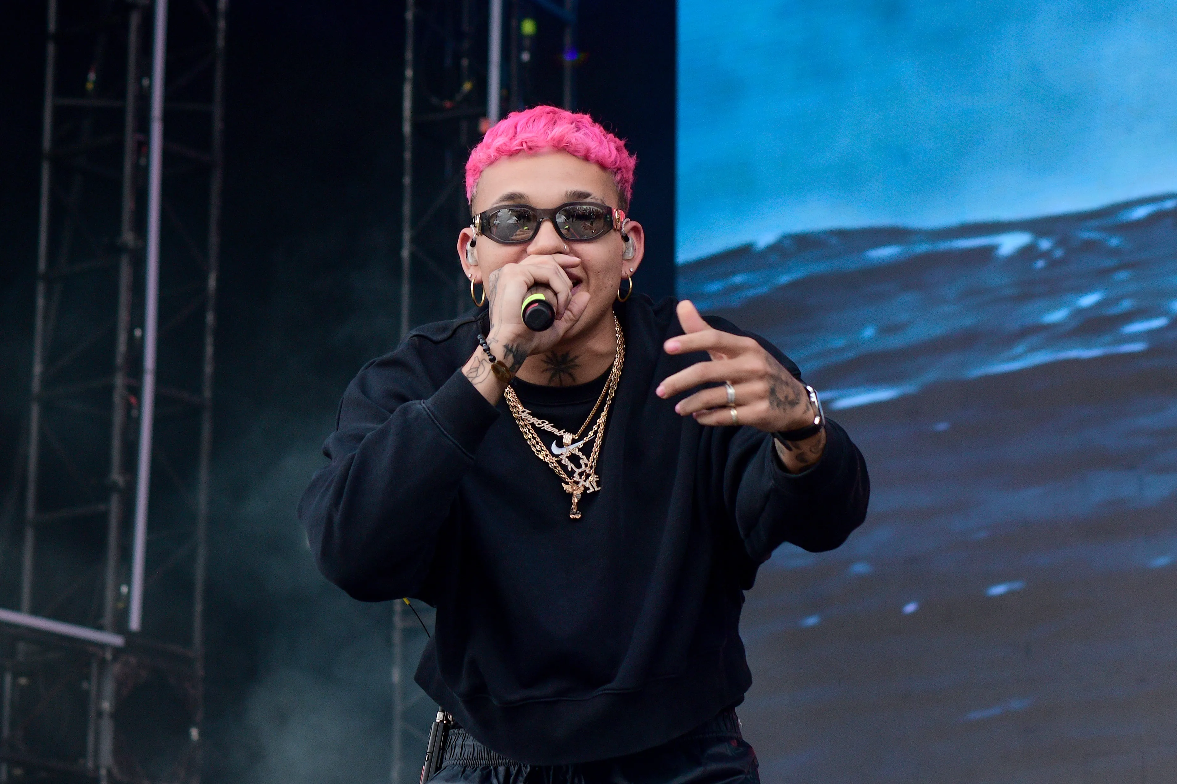 Brandon De Jesús, Beéle.