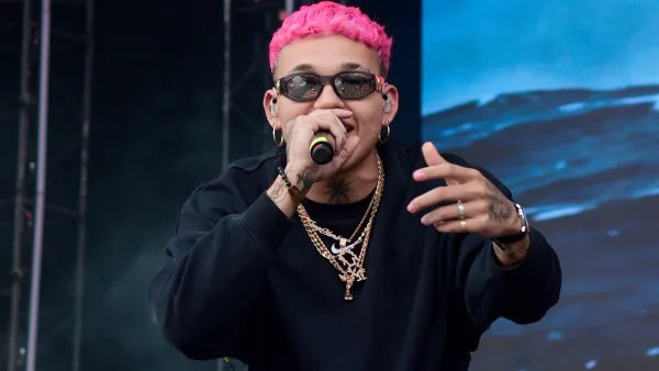 Brandon De Jesús, Beéle.