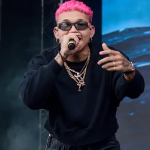 Brandon De Jesús, Beéle.