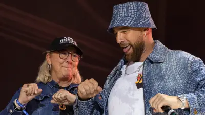 GettyImages-1486237510 Travis Kelce Donna Kelce 2023