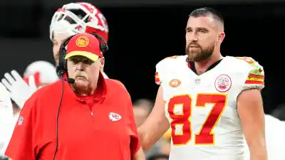GettyImages-1815366067 Travis Kelce Andy Reid 2023 Sideline