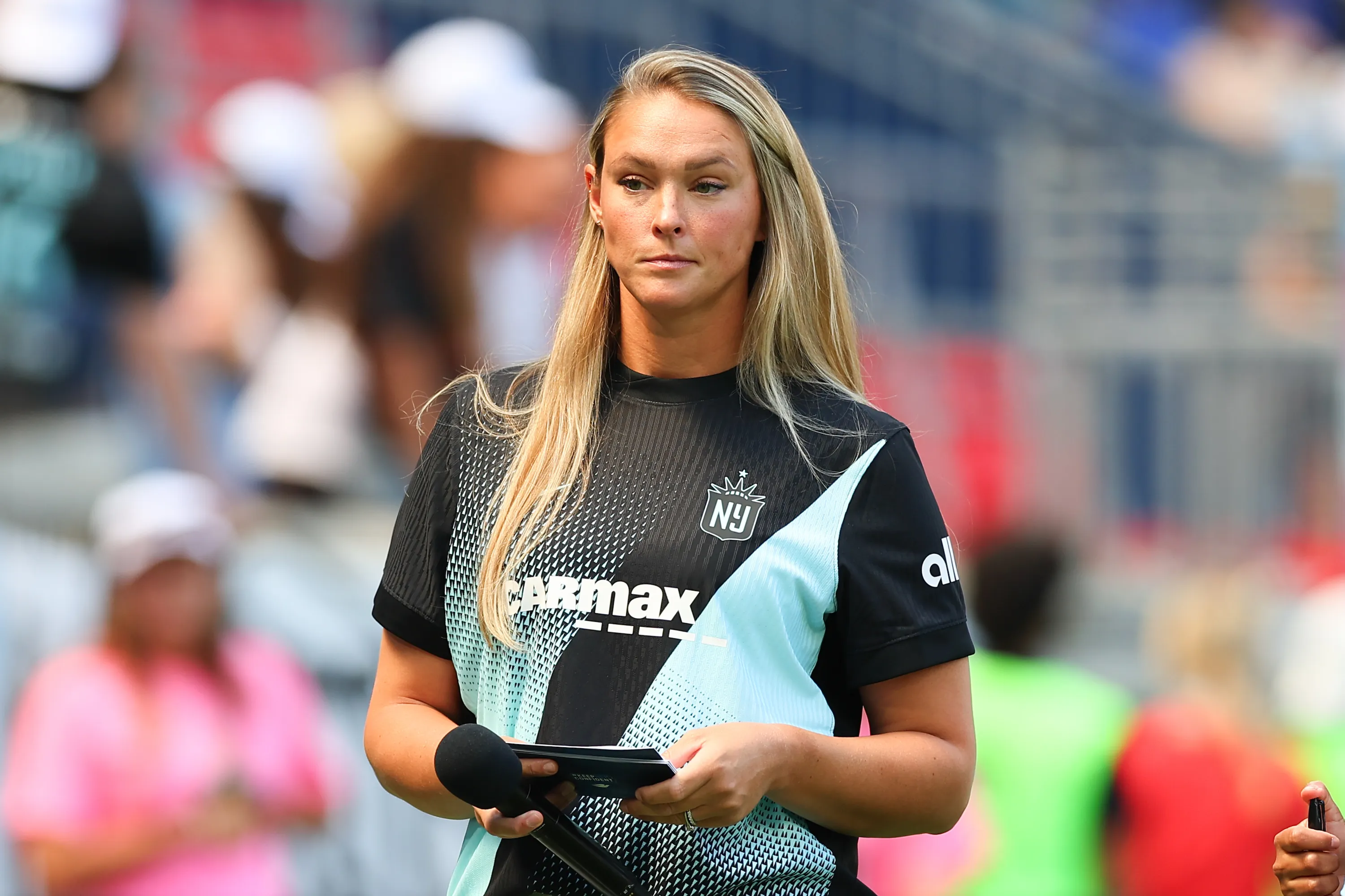 GettyImages-2228576114-Kylie-Kelce-Recalls-Accidentally-Picking-Up-a-Literal-Turd-in-Kids-Bathroom