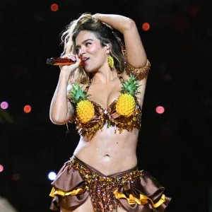 Karol G en el show de medio tiempo de la NFL en Brasil