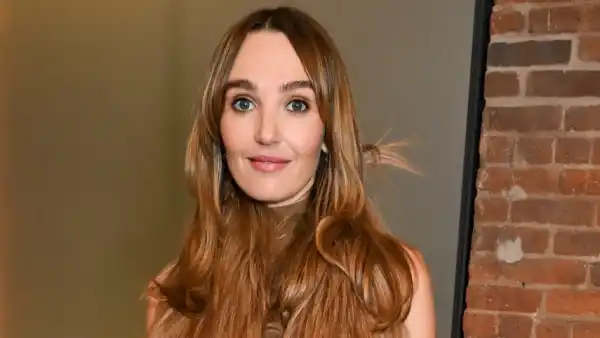 Saturday Night Live's Chloe Fineman Reacts to 'Pretty Wild' Cast Shakeup