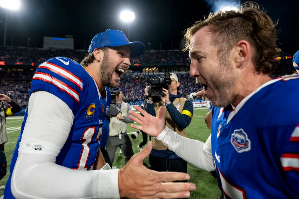 GettyImages-2234232744.jpg Matt Prater Josh Allen 2025
