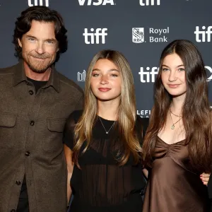 GettyImages-2234335048 Jason Bateman Makes Rare Red Carpet Appearance With Teen Daughters