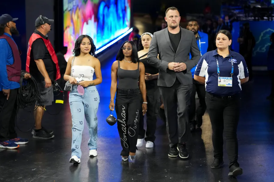 GettyImages-2234881425 simone biles game day outfit all black