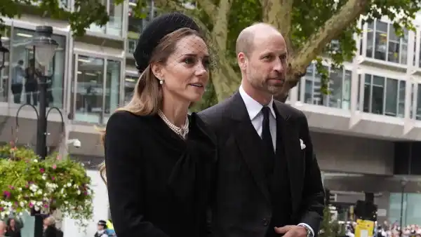 Kate Middleton Wears Queen Elizabeth Necklace