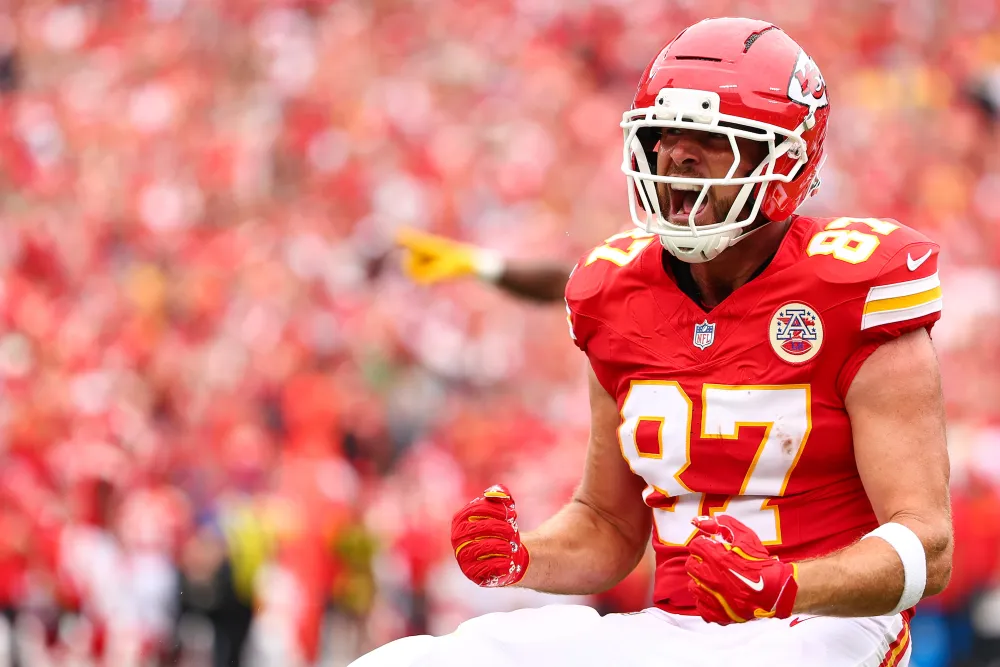 GettyImages-2235437263 Travis Kelce Philadelphia Eagles September 2025 2.jpg