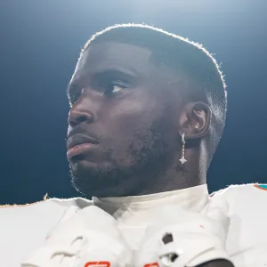 GettyImages-2236326406 Tyreek Hill Bills 2025