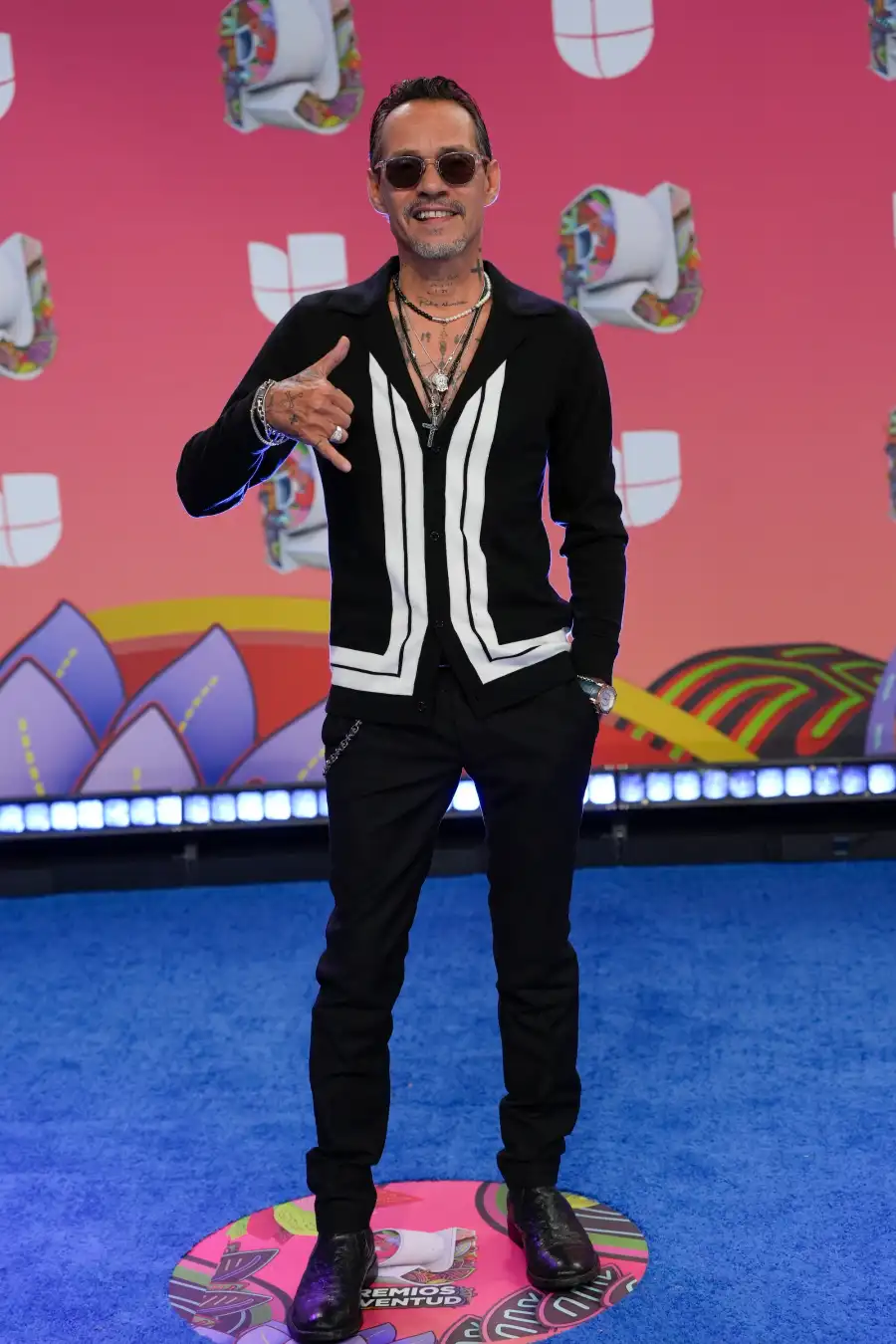 Marc Anthony en la alfombra azul de Premios Juventud 2025 en Panamá