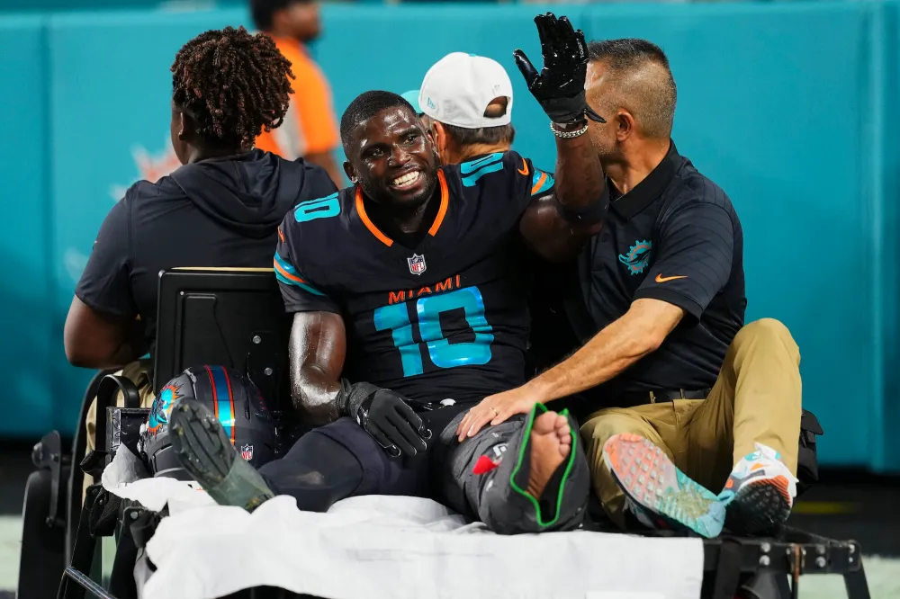 GettyImages-2238207184 Tyreek Hills Jets Injury
