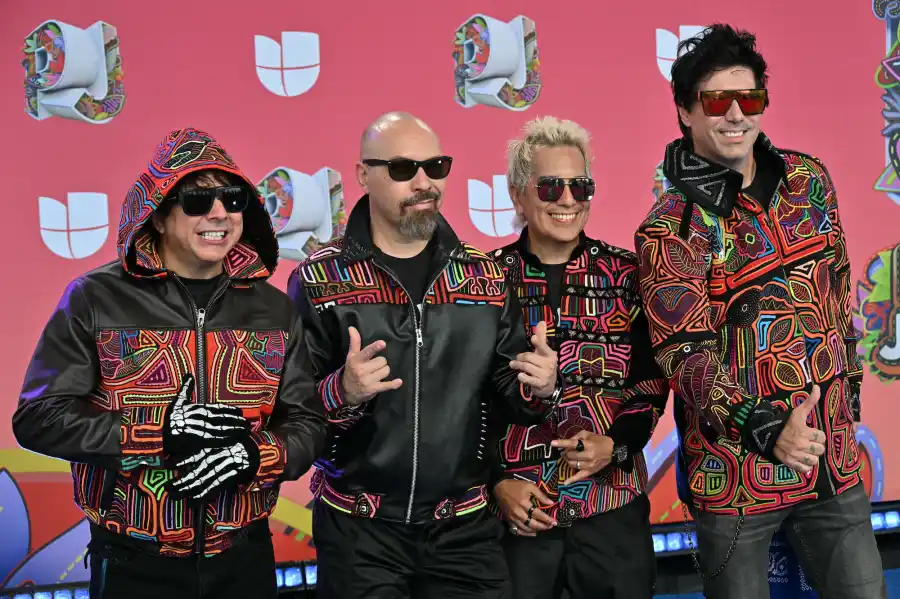 Los Rabanes en la alfombra azul de Premios Juventud 2025 en Panamá