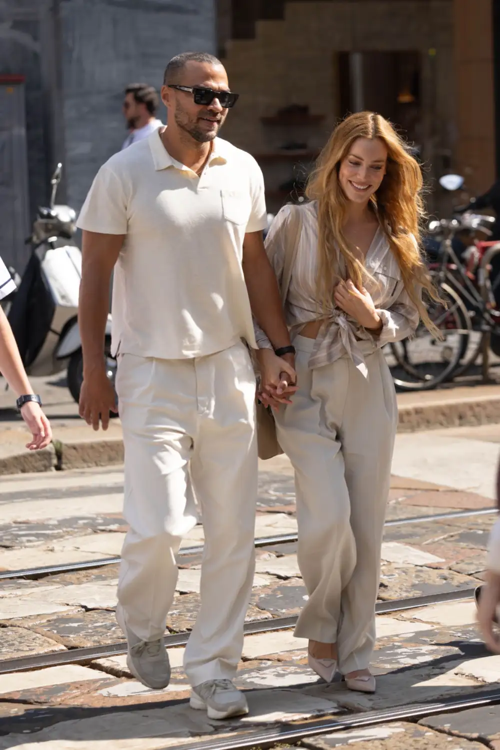 GettyImages2233686544 Jesse Williams Holds Hands With Hotel Costiera Costar Alejandra Onieva