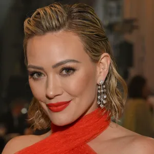 WEST HOLLYWOOD, CALIFORNIA - MARCH 12: Hilary Duff attends the Elton John AIDS Foundation's 31st Annual Academy Awards Viewing Party on March 12, 2023 in West Hollywood, California. (Photo by Michael Kovac/Getty Images for Elton John AIDS Foundation )