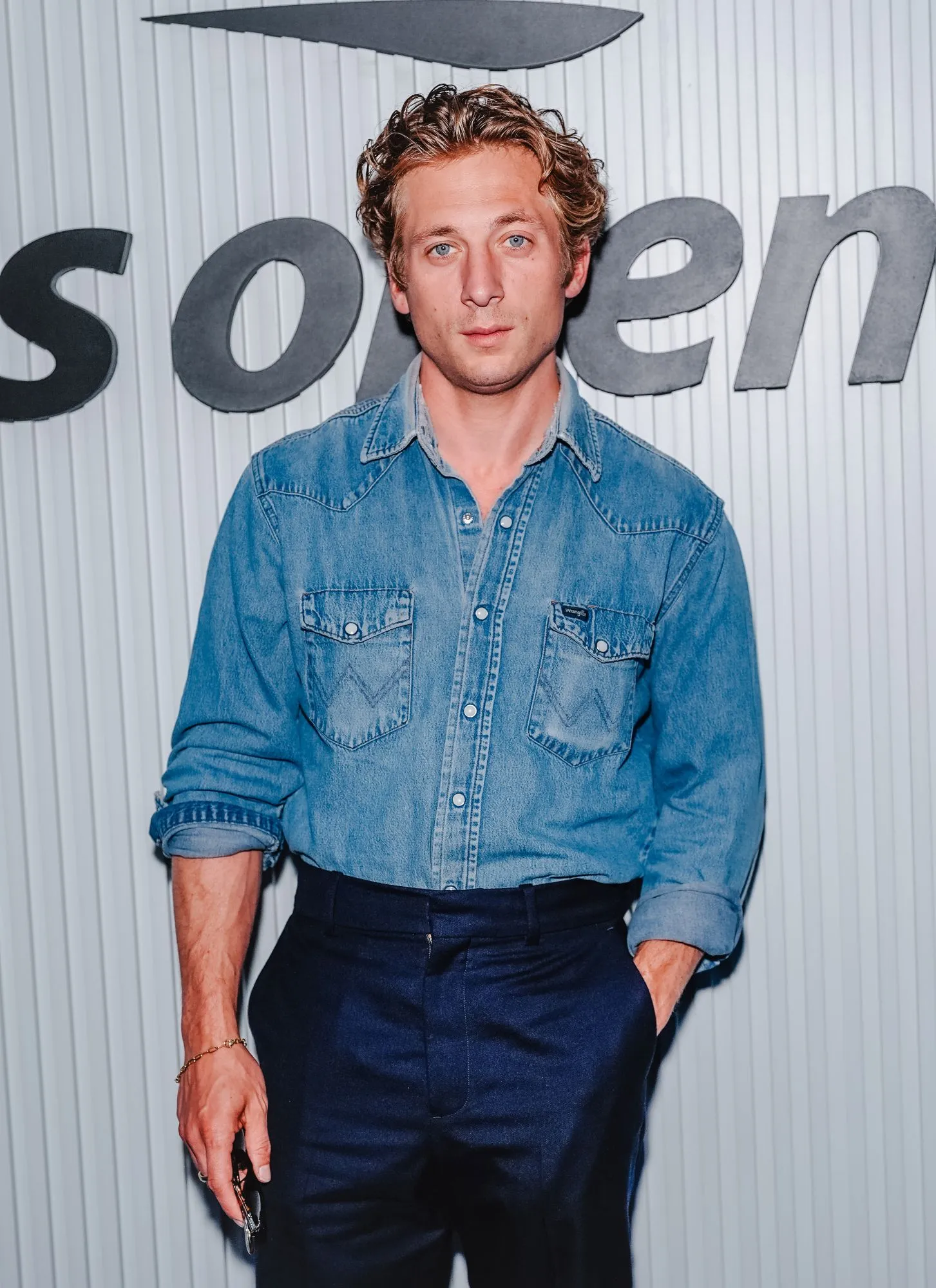 Jeremy Allen White Bio Pic