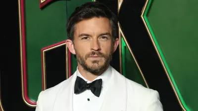 Jonathan-Bailey-GettyImages-2185463687