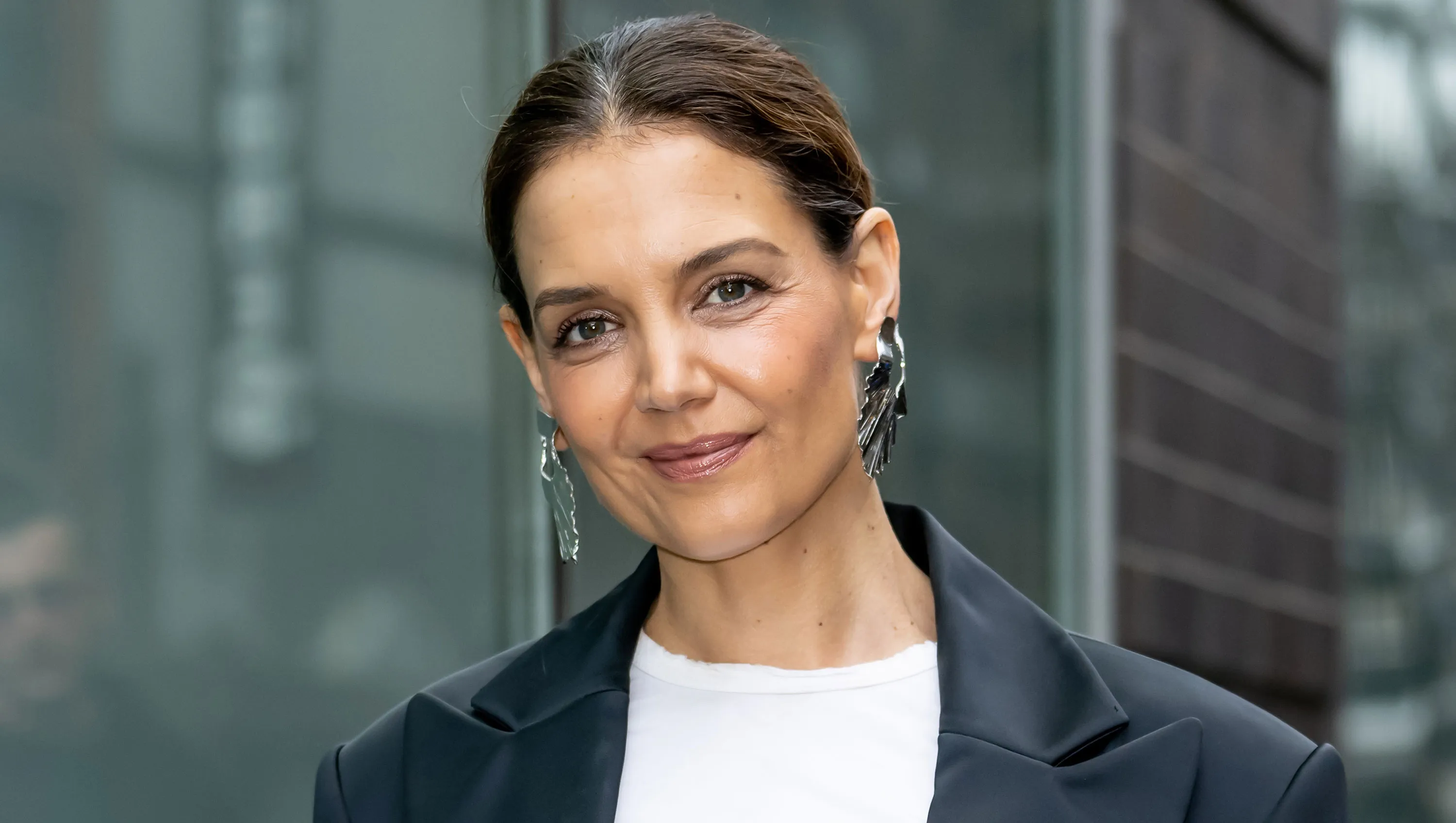 NEW YORK, NEW YORK - FEBRUARY 06: Actress Katie Holmes is seen arriving to the Christian Siriano Fall/Winter 2025 fashion show at Chelsea Industrial on February 06, 2025 in New York City. (Photo by Gilbert Carrasquillo/GC Images)
