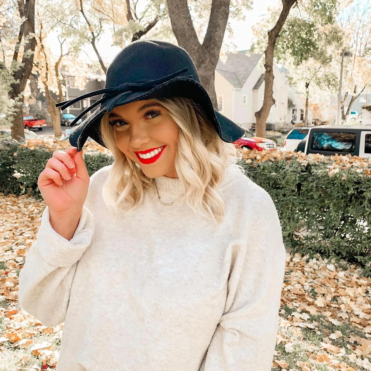 Kaylee Goncalves Saw Someone Staring at Her in Backyard a Month Before Idaho Murders Roommate Says 011