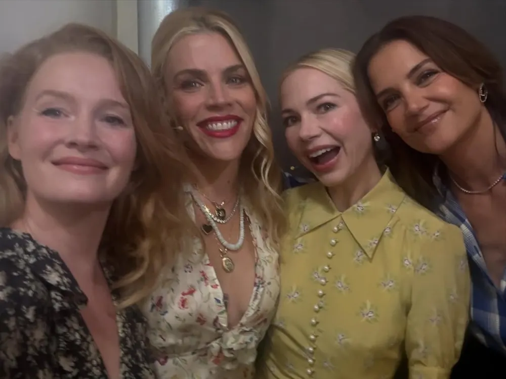 Kimberly-Van-Der-Beek-BTS-Reunion-Selfie