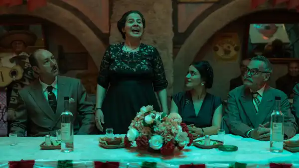 Escena de Las Muertas serie de Netflix inspirada en hechos reales de Las Poquianchis.