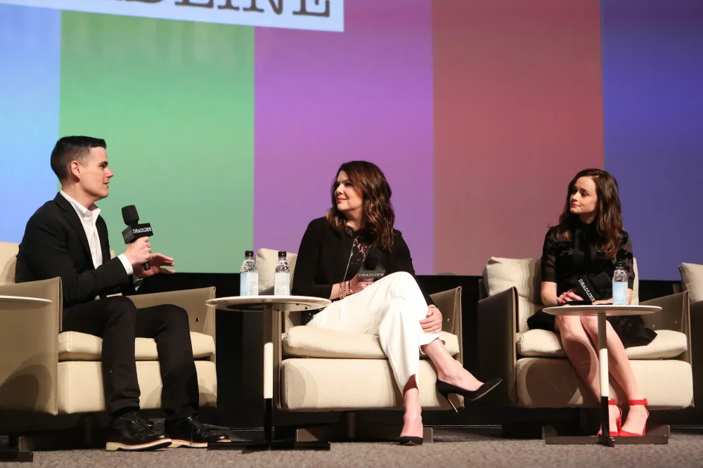 Lauren-Graham-and-Alexis-Bledel-inline-GettyImages-1461627572