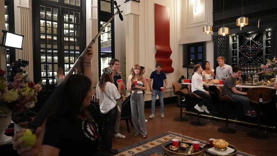 Parte del elenco de 'Los Hilos del Pasado'.