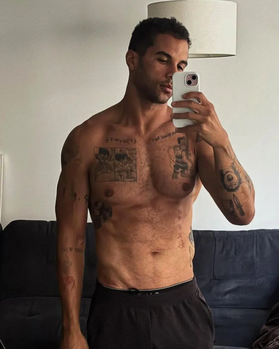 Mason Gooding Shirtless Guys