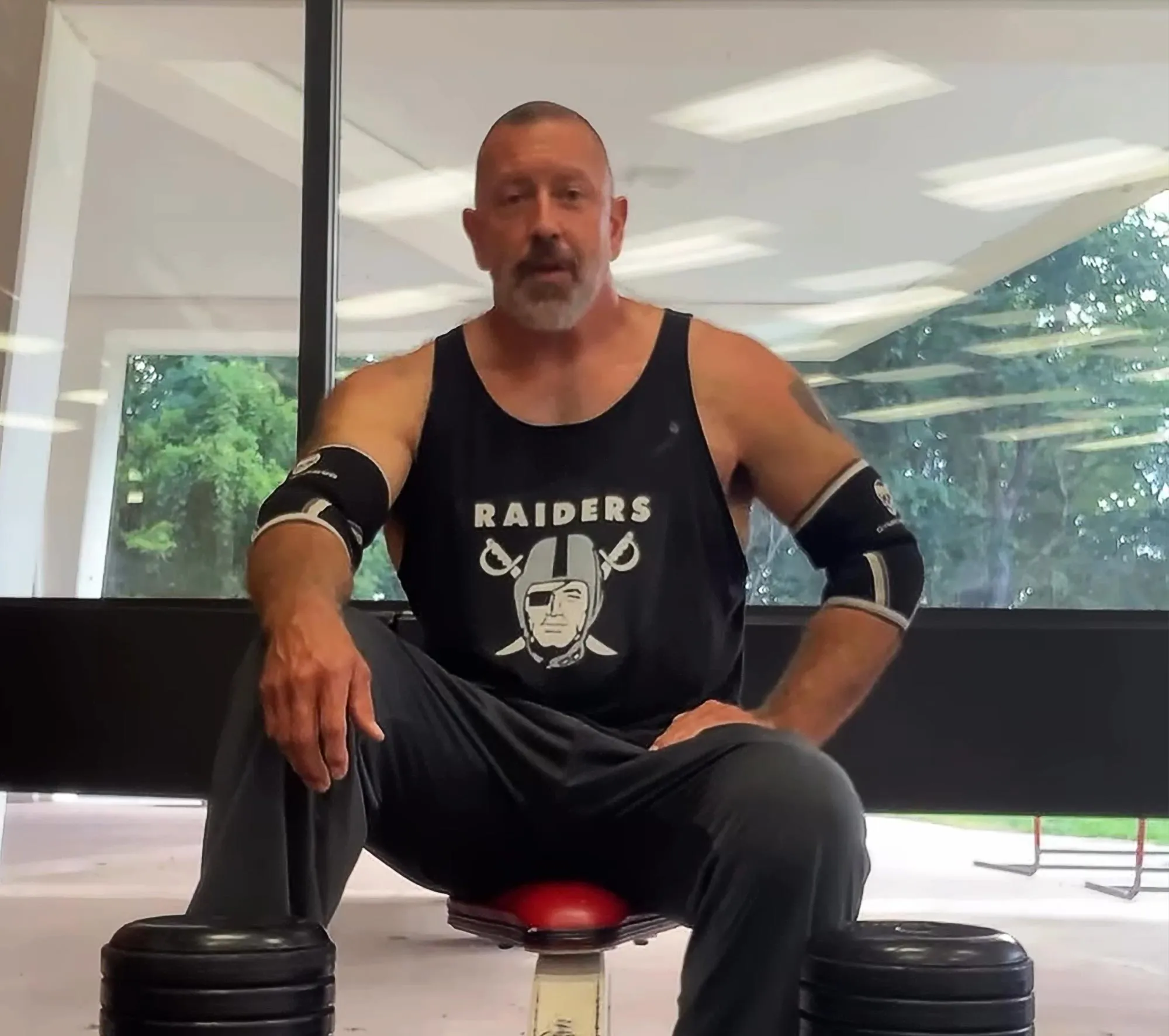 Meet Tom Cillo the 58 Year Old Freshman Playing Division III College Football 005