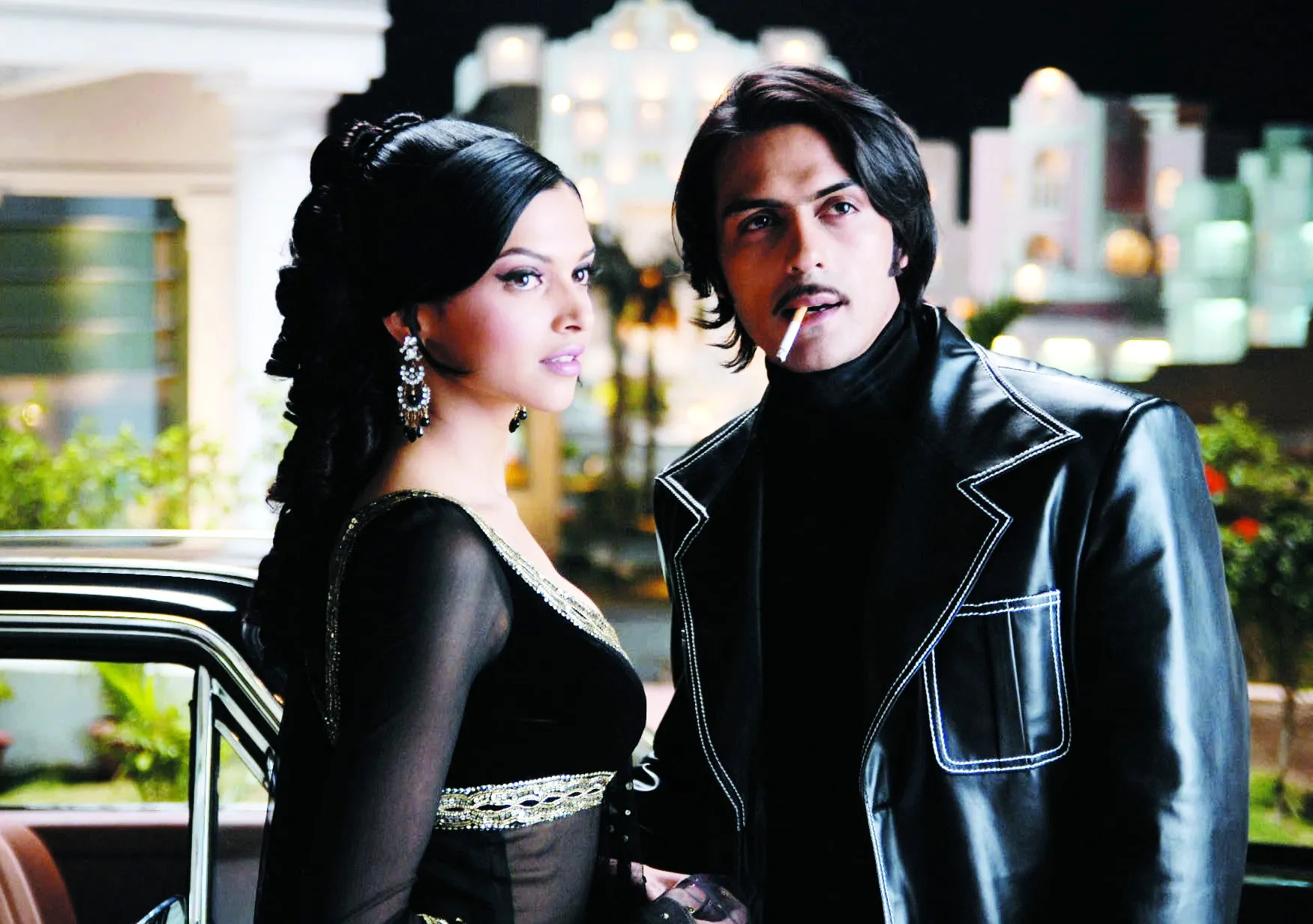 Deepika Padukone, Arjun Rampal in Om Shanti Om